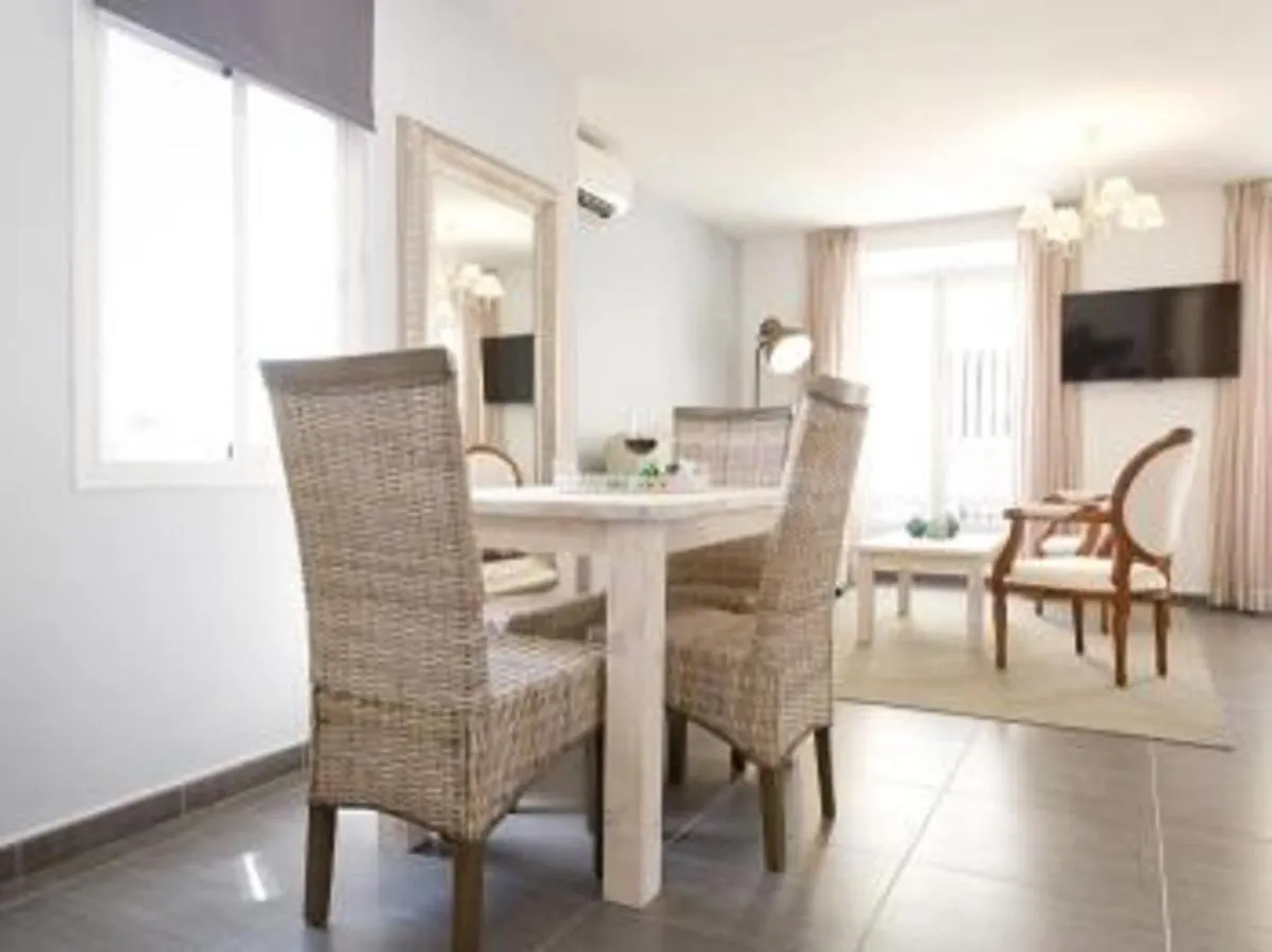Apartamento Holidays2Malaga Dos Aceras In Old Town & High Speed Wifi España